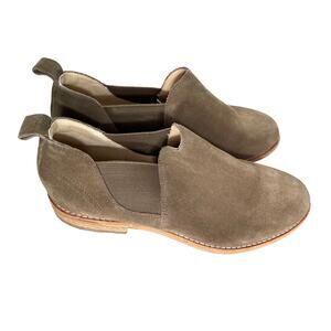 Clarks Womens Chelsea Boots Size 9 Suede Brown Tan Leather Slip Pull On Booties